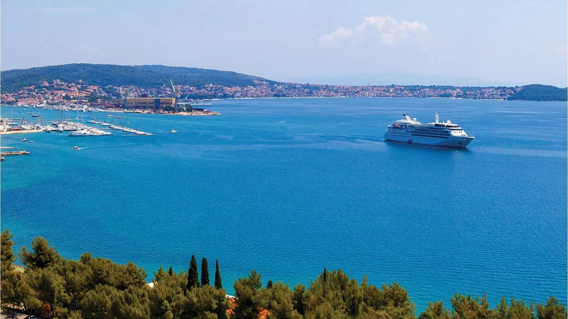 2 Bedroom Cozy Apartment In Saldun Trogir