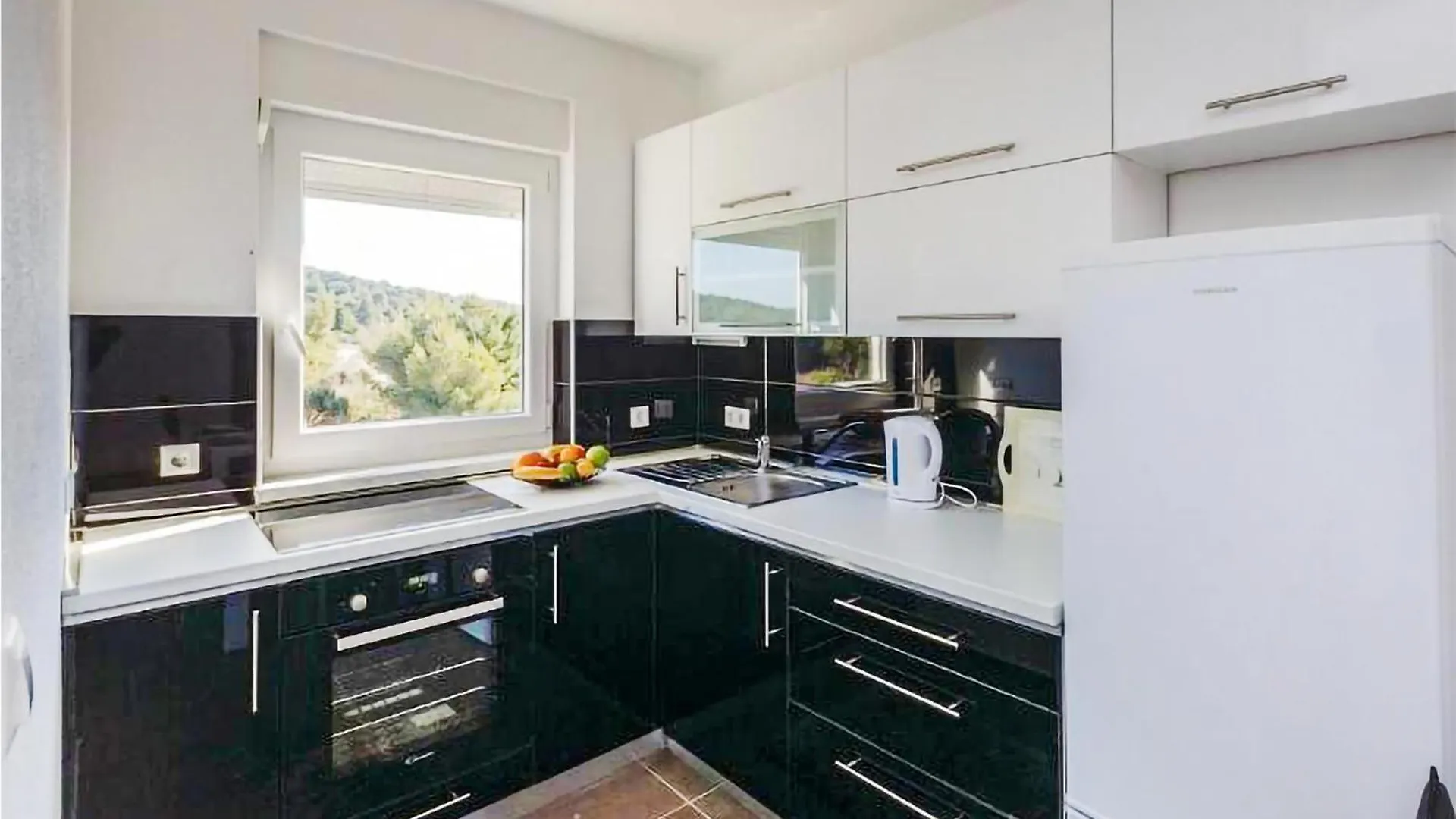 2 Bedroom Cozy Apartment In Saldun Trogir Kroatien