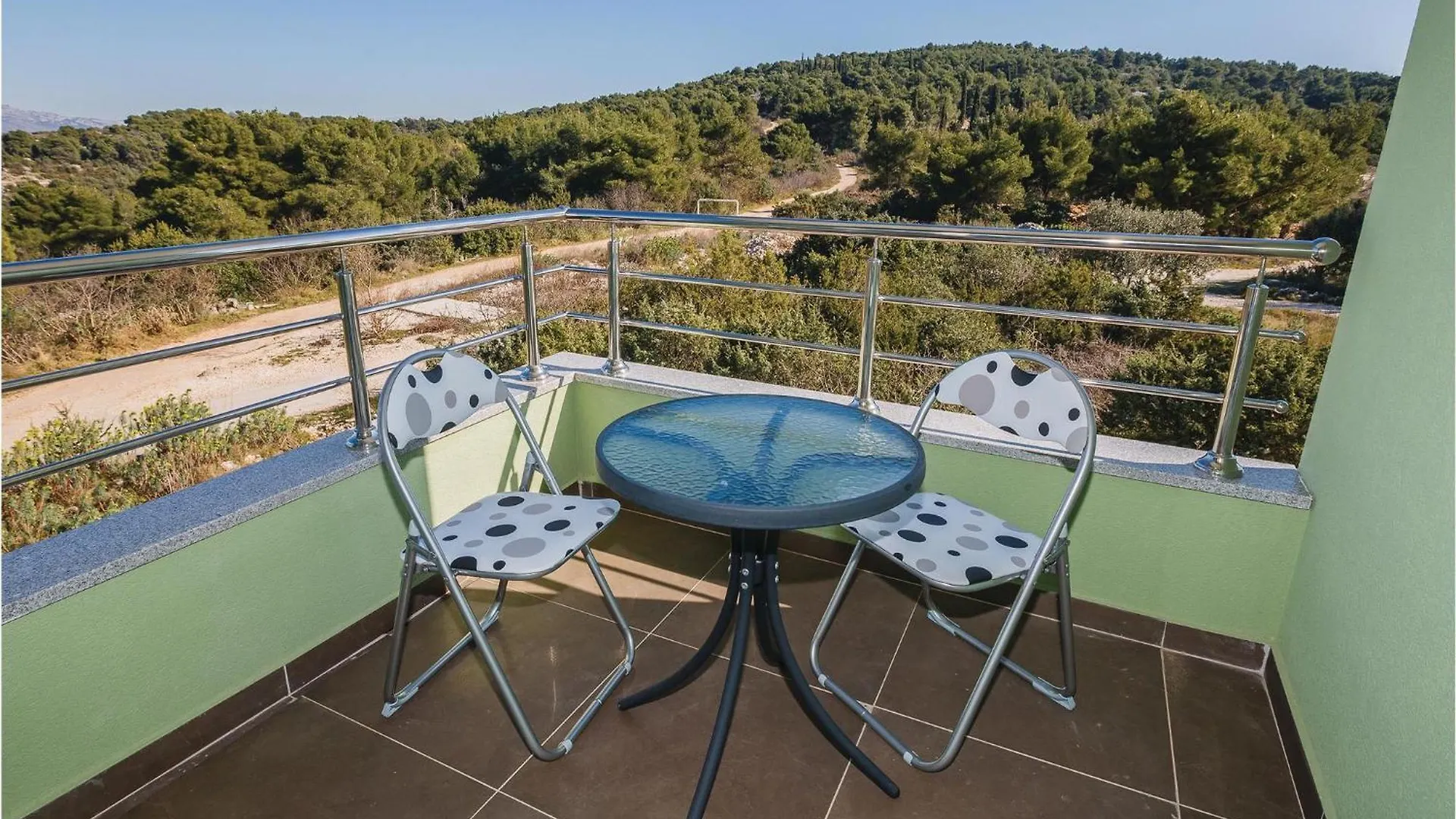 2 Bedroom Cozy Apartment In Saldun Trogir Kroatien